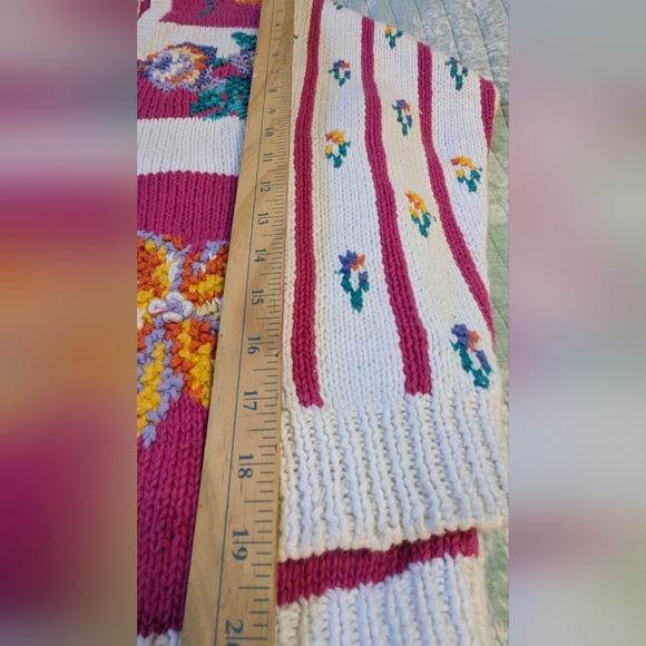 The Eagles Eyes Hand Knit, Natural Fibers Sweater - Size M/L - Picture 4 of 9